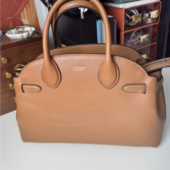 Coach: Soft Empire Carryall 28 in Honey Brown - Picture 1 of 10